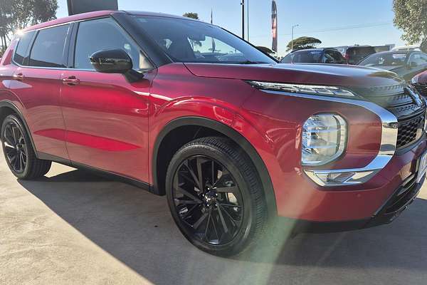 2024 Mitsubishi Outlander Black Edition ZM