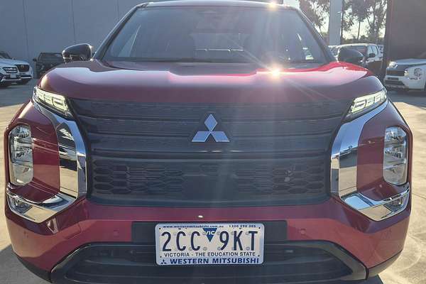 2024 Mitsubishi Outlander Black Edition ZM