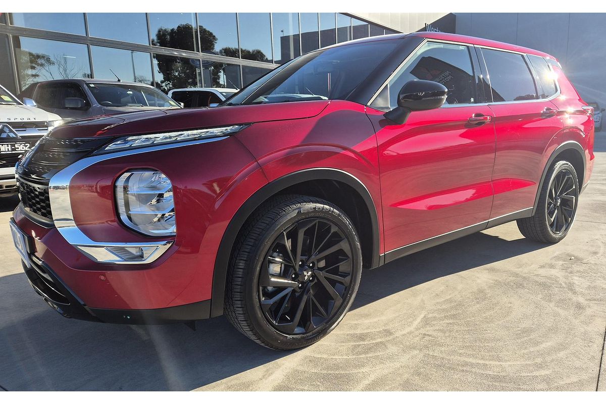 2024 Mitsubishi Outlander Black Edition ZM