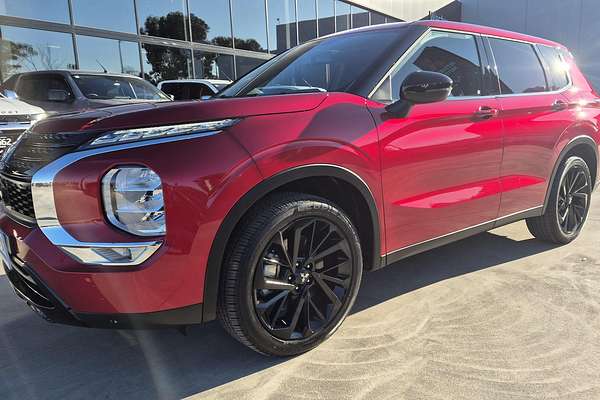 2024 Mitsubishi Outlander Black Edition ZM