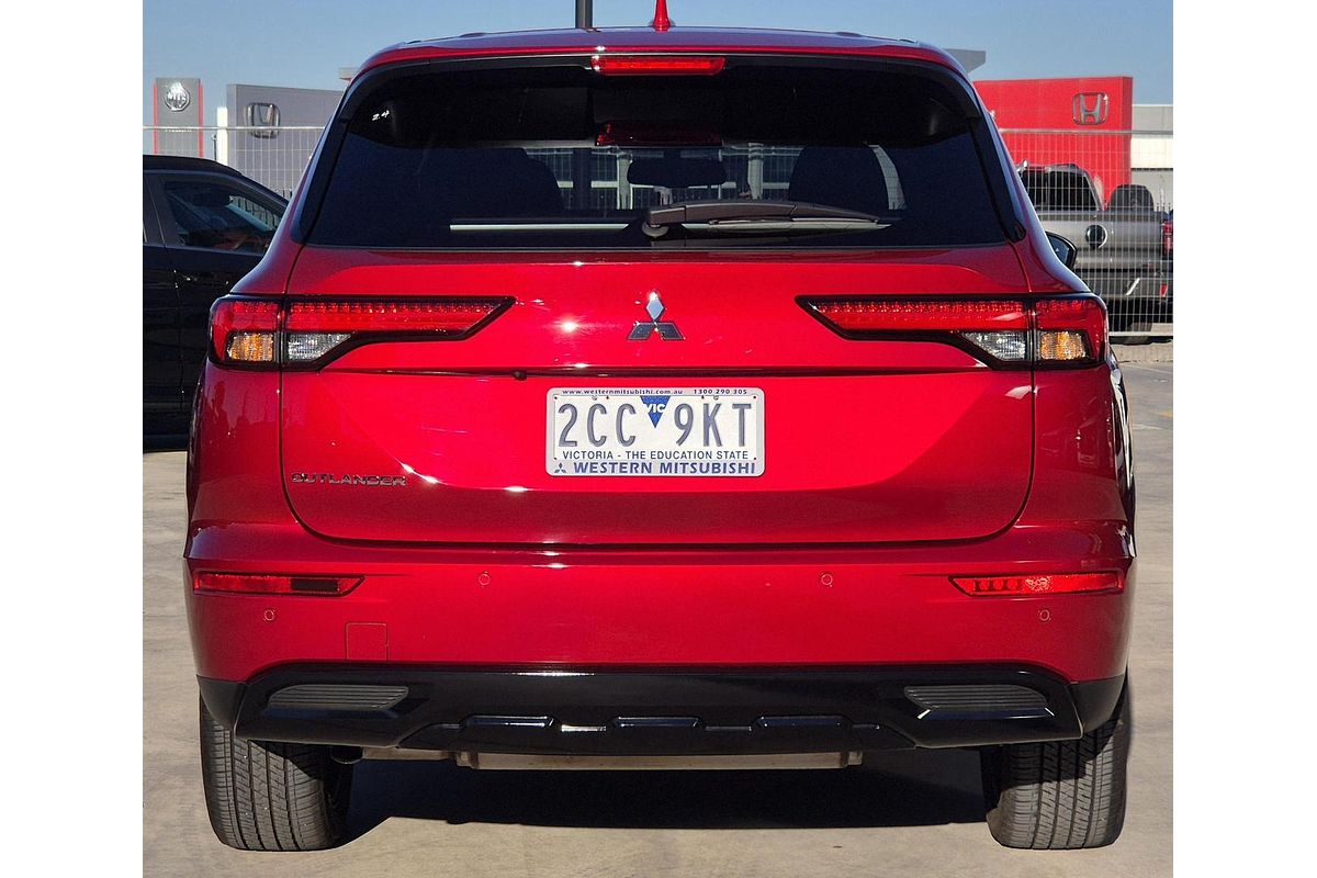 2024 Mitsubishi Outlander Black Edition ZM