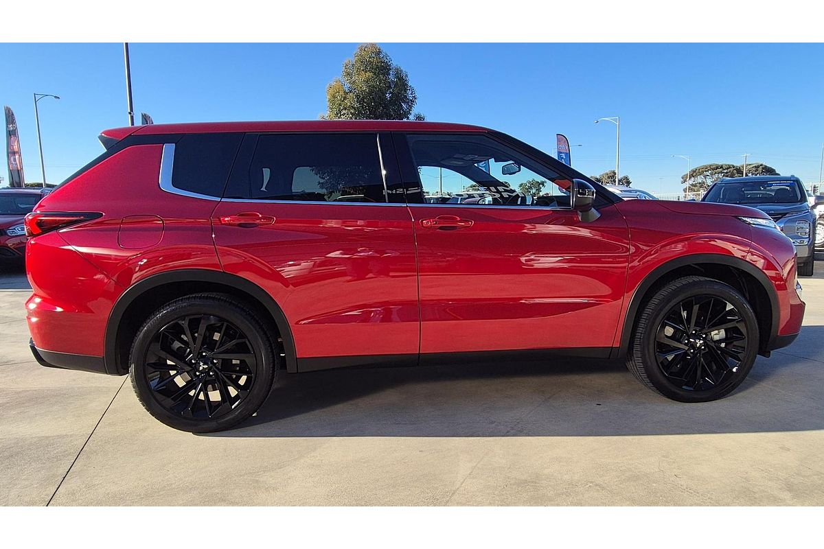 2024 Mitsubishi Outlander Black Edition ZM