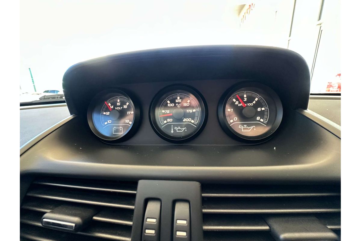 2012 HSV CLUBSPORT R8 TOURER E3 MY12