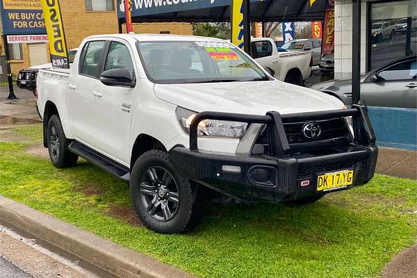 2024 Toyota Hilux SR 48V GUN126R