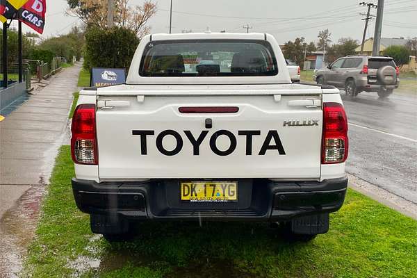 2024 Toyota Hilux SR 48V GUN126R