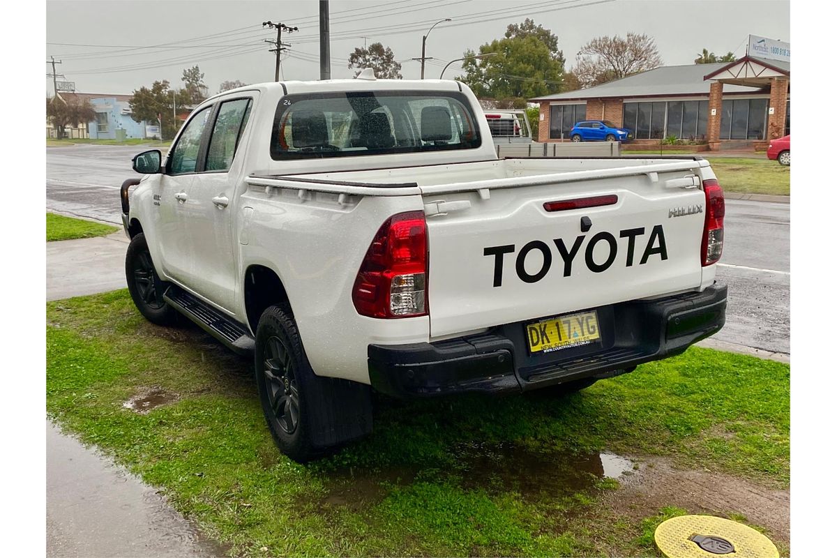 2024 Toyota Hilux SR 48V GUN126R