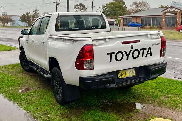 2024 Toyota Hilux SR 48V GUN126R