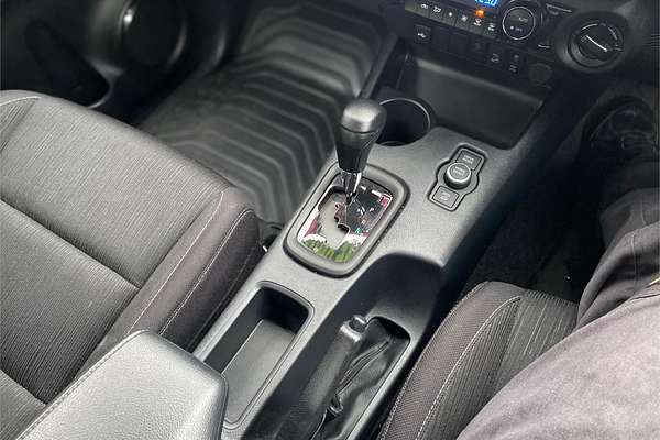 2024 Toyota Hilux SR 48V GUN126R