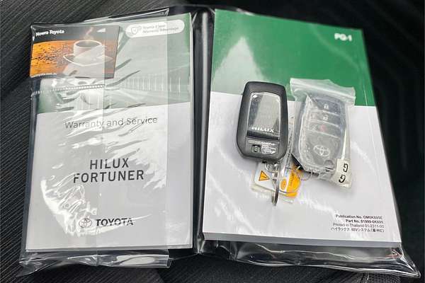 2024 Toyota Hilux SR 48V GUN126R