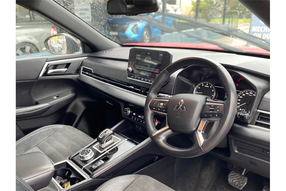 2023 Mitsubishi Outlander LS ZM