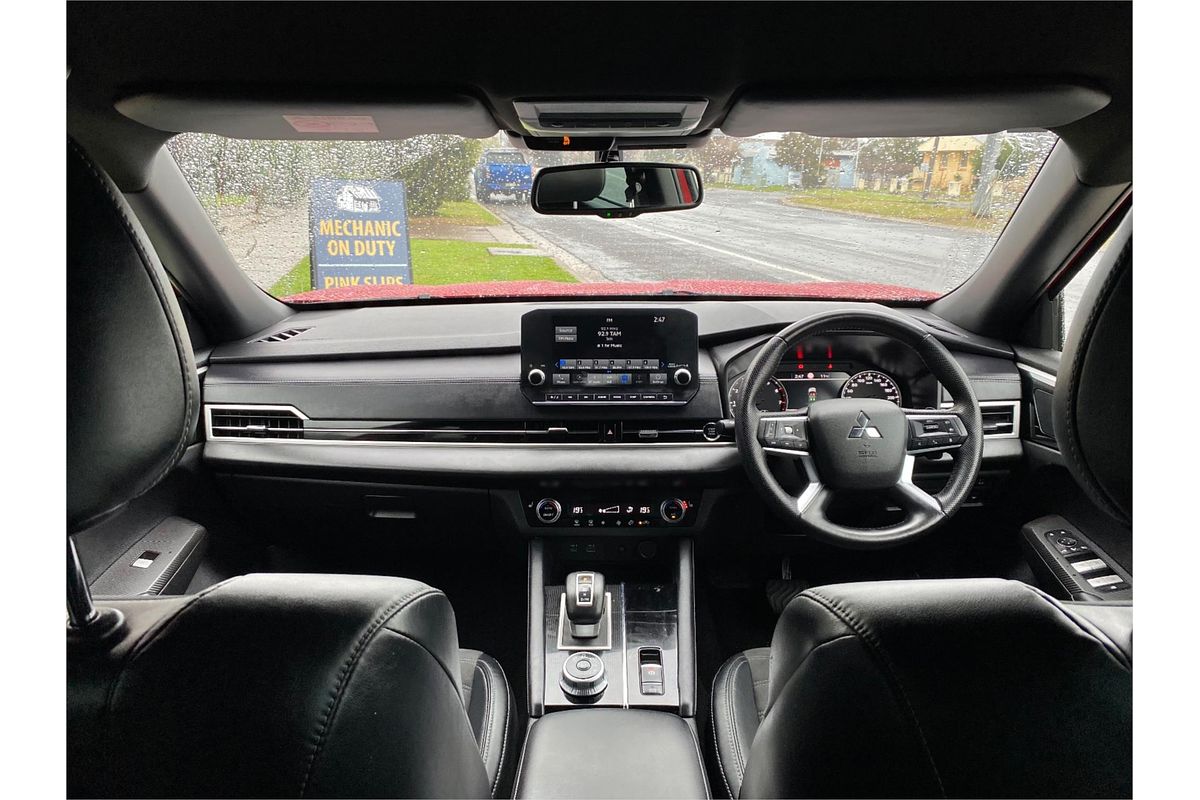 2023 Mitsubishi Outlander LS ZM