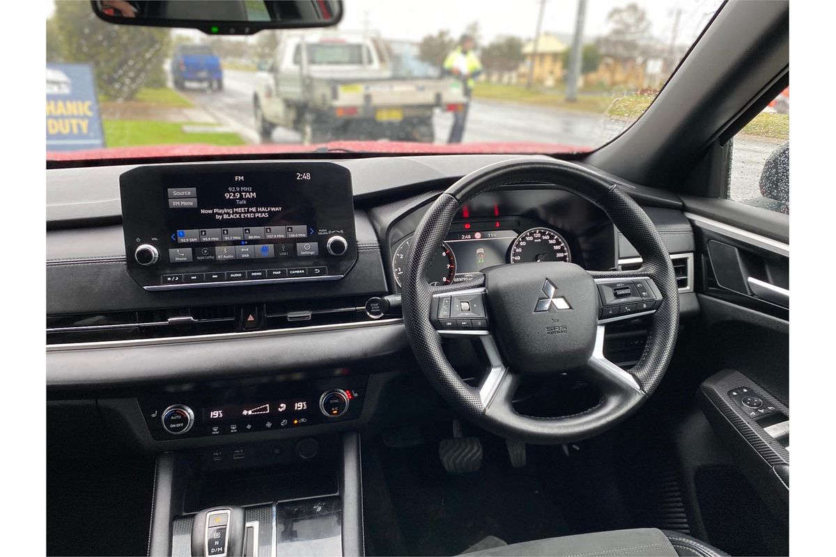 2023 Mitsubishi Outlander LS ZM
