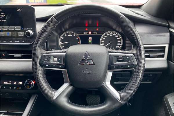 2023 Mitsubishi Outlander LS ZM