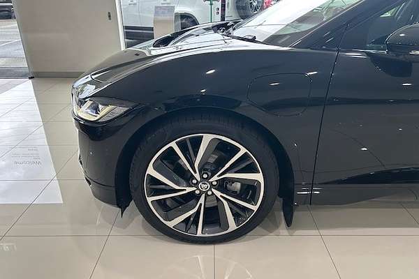 2023 Jaguar I-PACE EV400 R-Dynamic SE X590