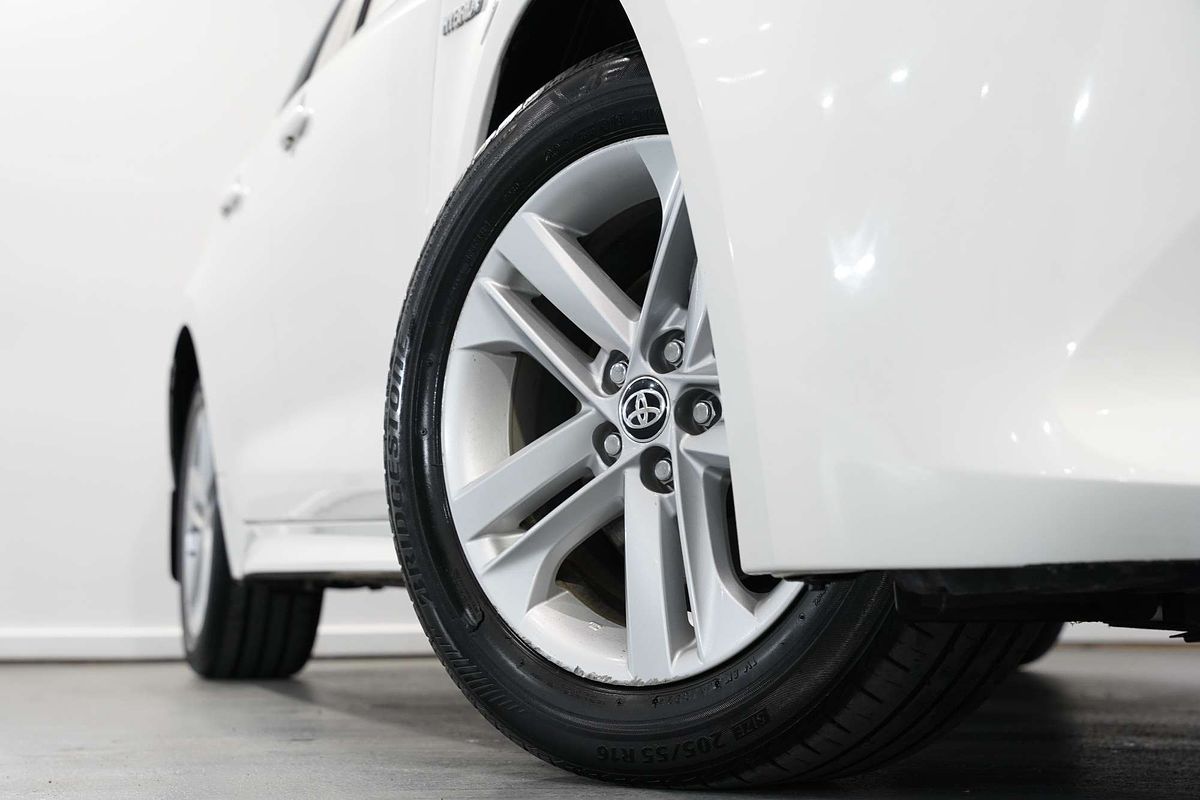 2018 Toyota Corolla SX Hybrid ZWE211R