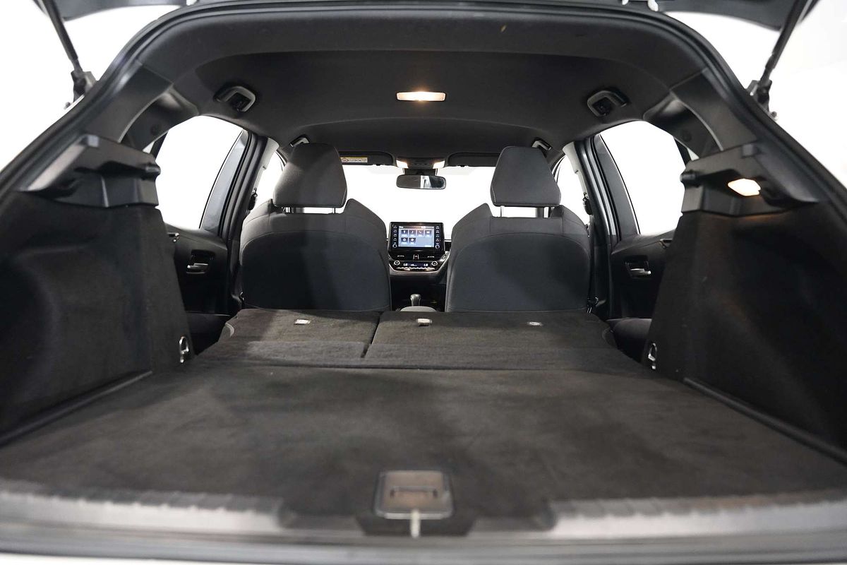 2018 Toyota Corolla SX Hybrid ZWE211R