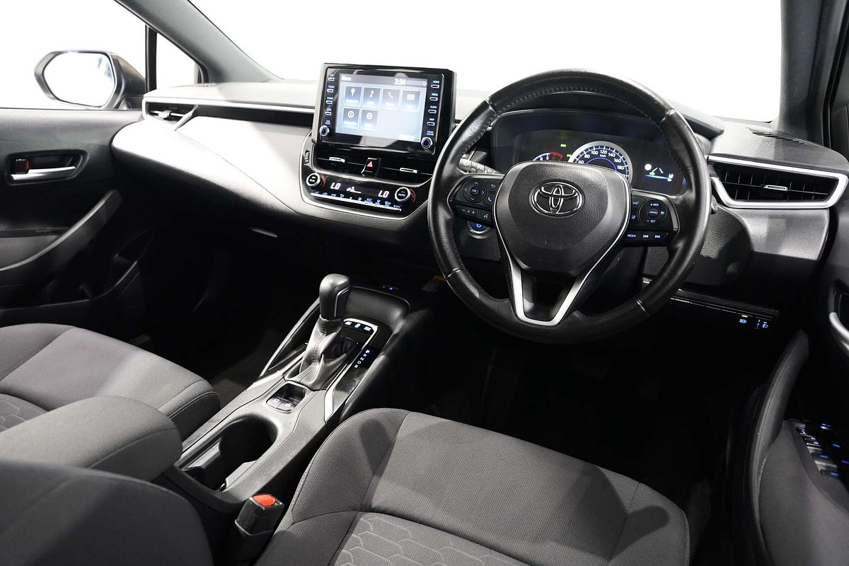 2018 Toyota Corolla SX Hybrid ZWE211R
