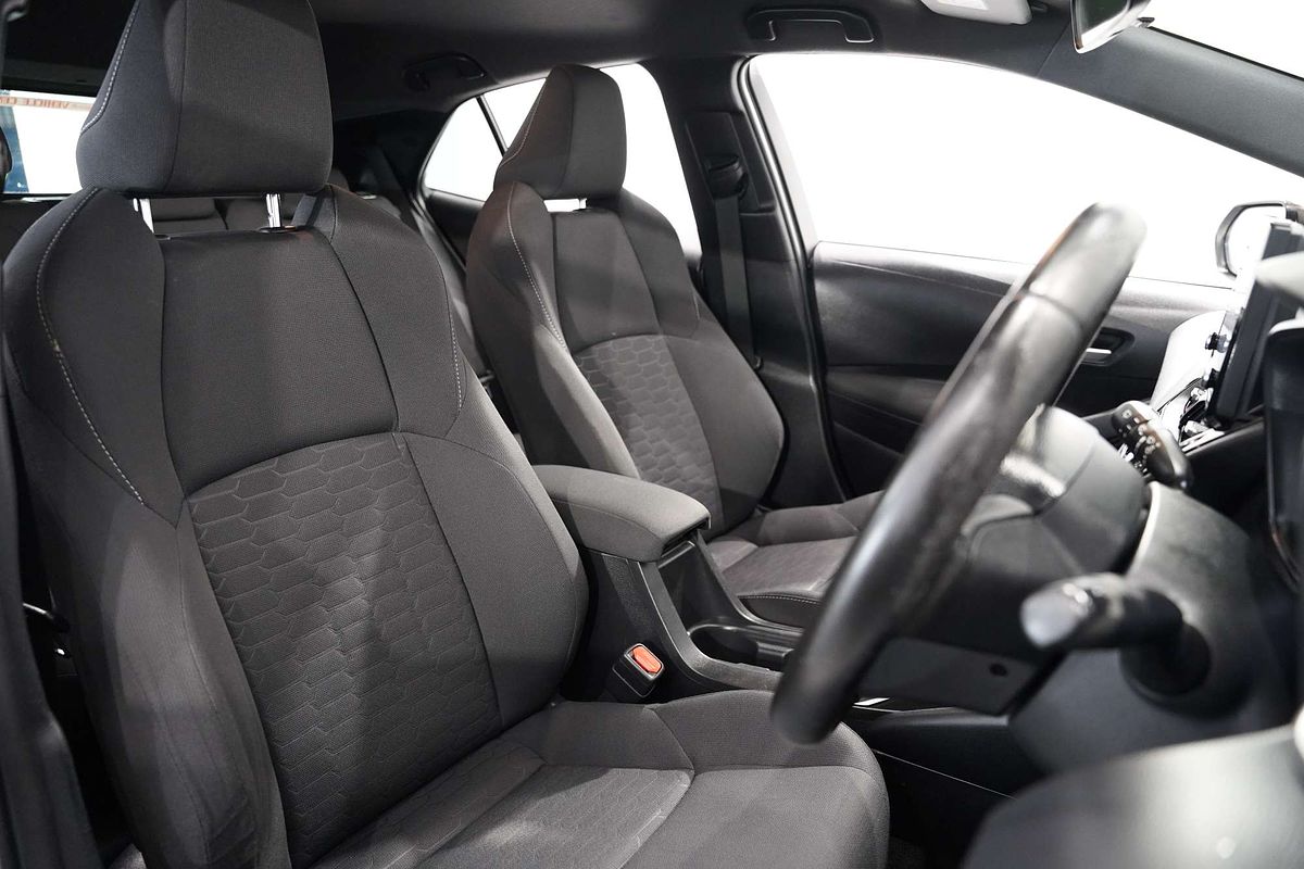 2018 Toyota Corolla SX Hybrid ZWE211R