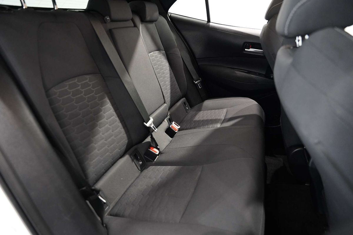 2018 Toyota Corolla SX Hybrid ZWE211R