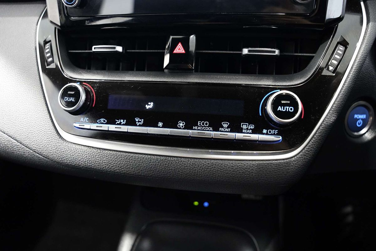 2018 Toyota Corolla SX Hybrid ZWE211R