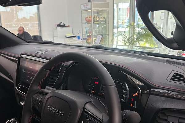2025 Isuzu D-MAX X-TERRAIN 4X4
