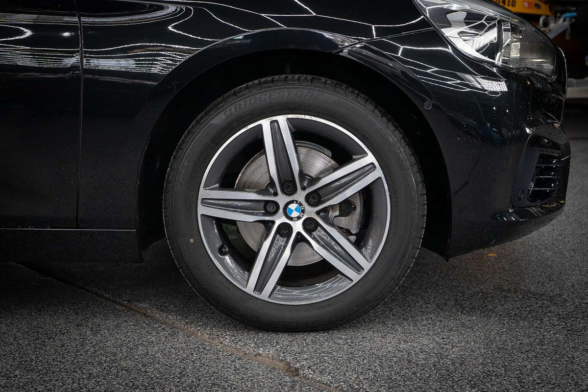 2015 BMW 2 Series 218d Sport Line F45