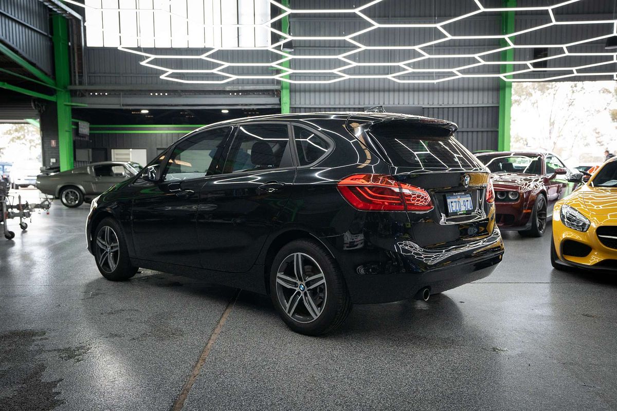 2015 BMW 2 Series 218d Sport Line F45