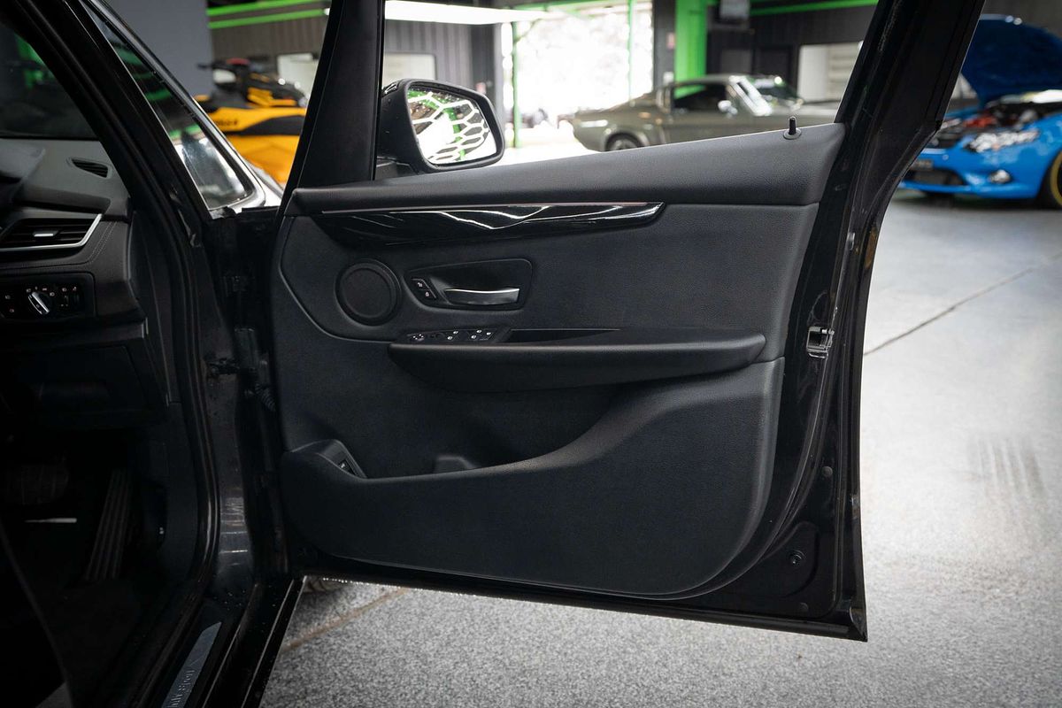2015 BMW 2 Series 218d Sport Line F45