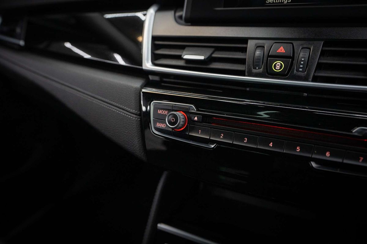 2015 BMW 2 Series 218d Sport Line F45