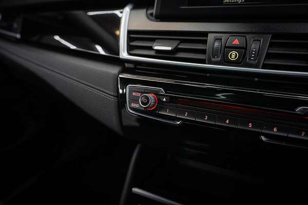 2015 BMW 2 Series 218d Sport Line F45