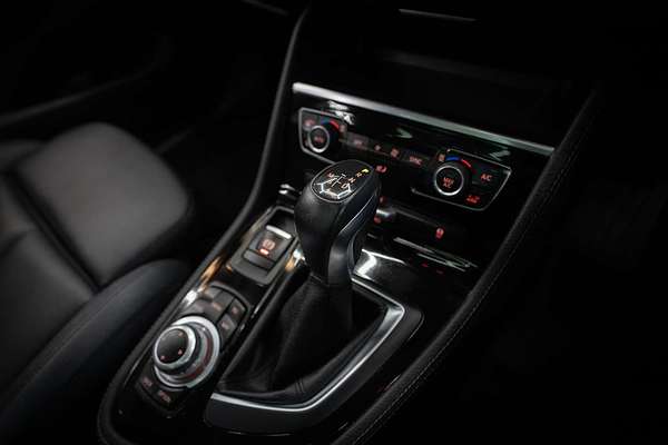 2015 BMW 2 Series 218d Sport Line F45