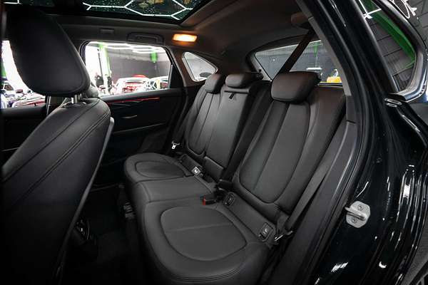 2015 BMW 2 Series 218d Sport Line F45