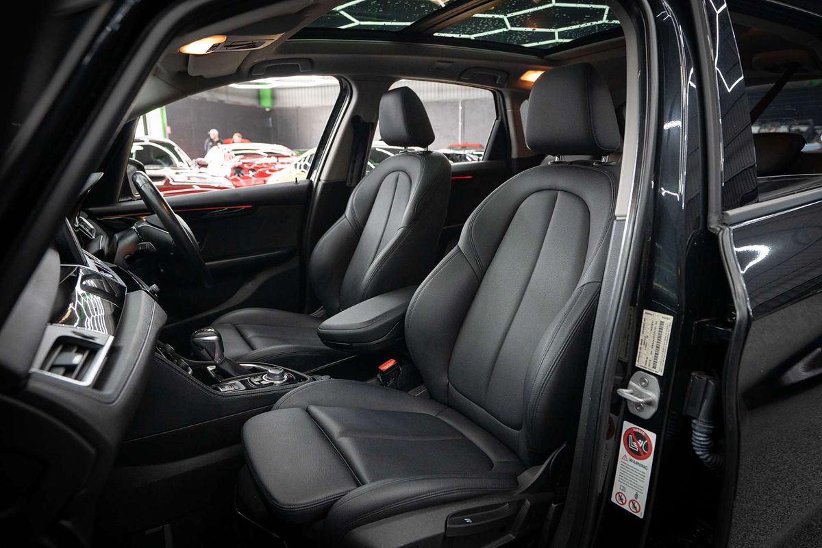 2015 BMW 2 Series 218d Sport Line F45