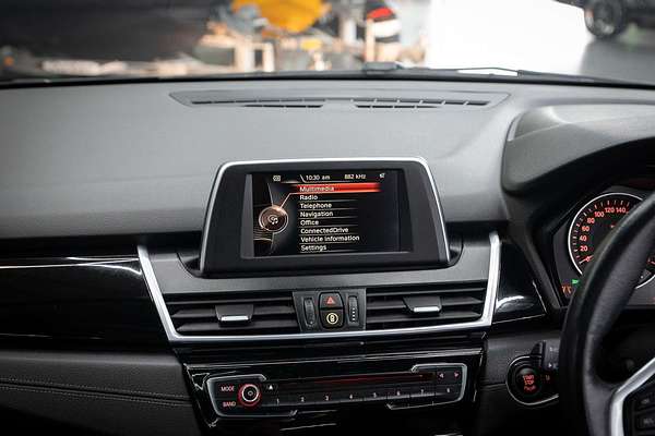 2015 BMW 2 Series 218d Sport Line F45