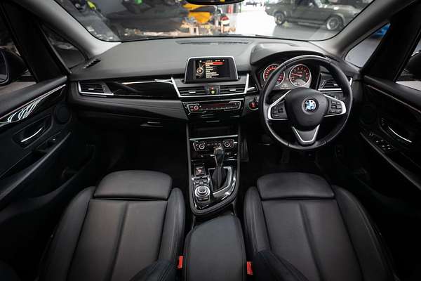 2015 BMW 2 Series 218d Sport Line F45
