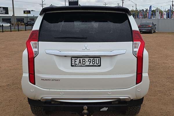 2018 Mitsubishi Pajero Sport Black Edition QE