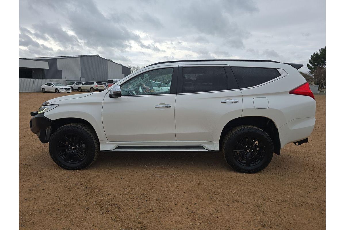 2018 Mitsubishi Pajero Sport Black Edition QE
