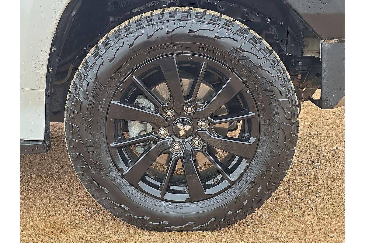2018 Mitsubishi Pajero Sport Black Edition QE