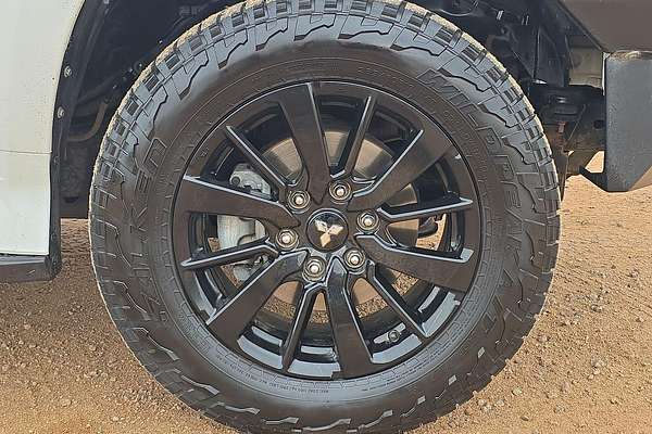 2018 Mitsubishi Pajero Sport Black Edition QE