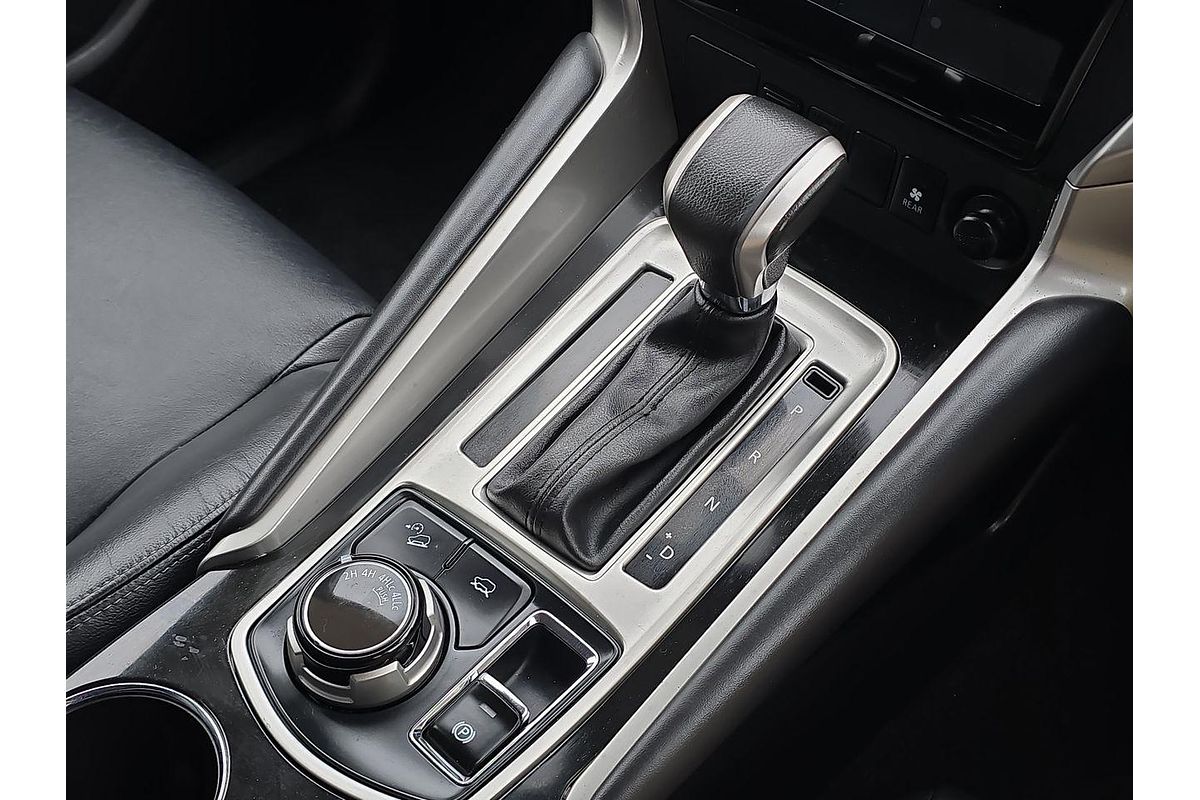 2018 Mitsubishi Pajero Sport Black Edition QE