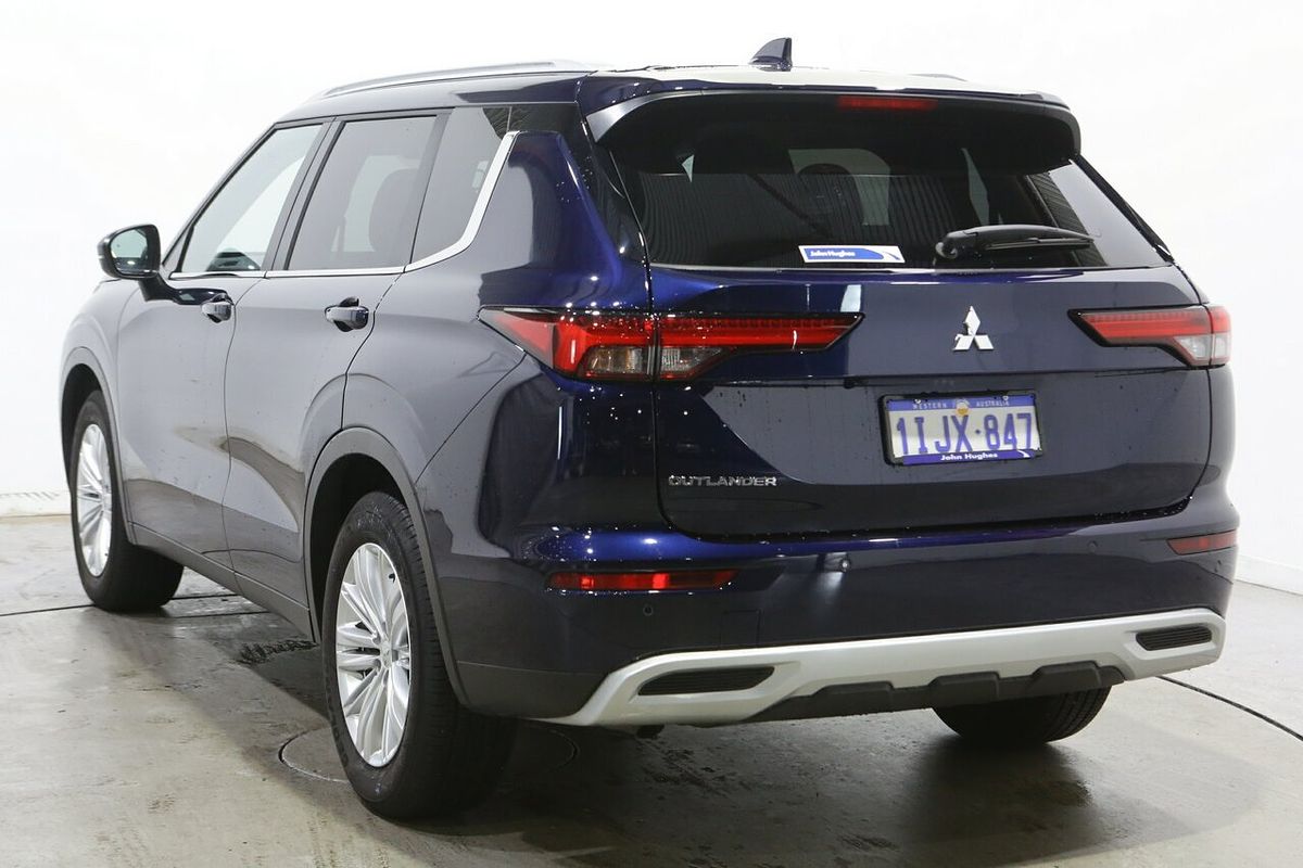 2024 Mitsubishi Outlander LS ZM