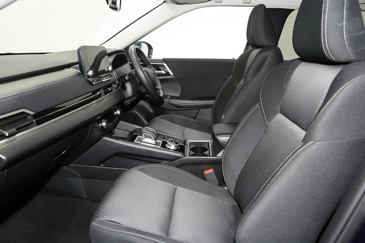 2024 Mitsubishi Outlander LS ZM
