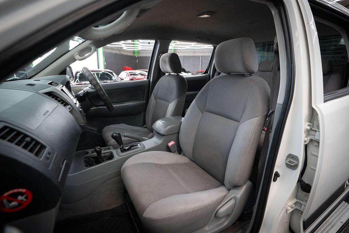 2008 Toyota Hilux SR5 KUN26R 4X4