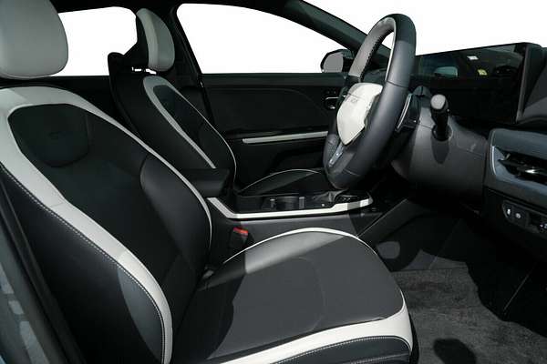 2025 Kia K4 GT-Line CL4m