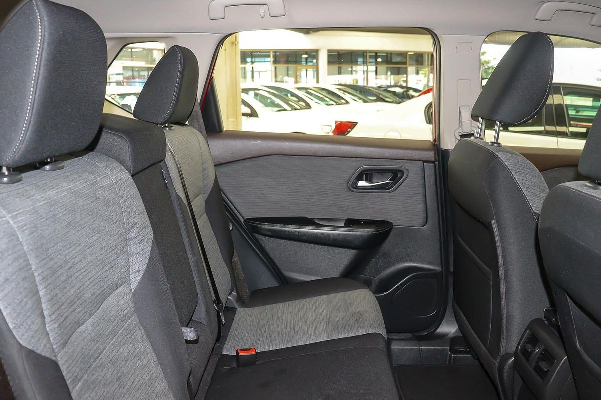 2024 Nissan X-TRAIL ST T33