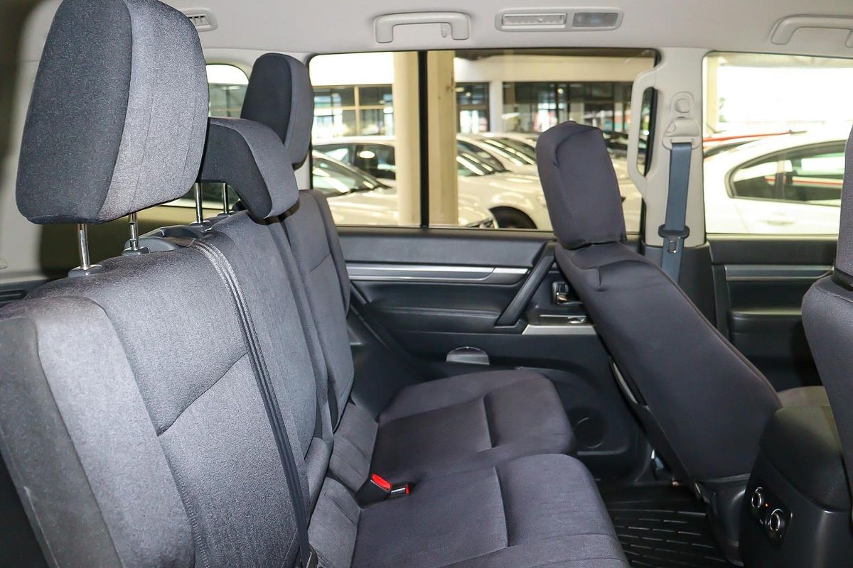 2019 Mitsubishi Pajero GLX NX