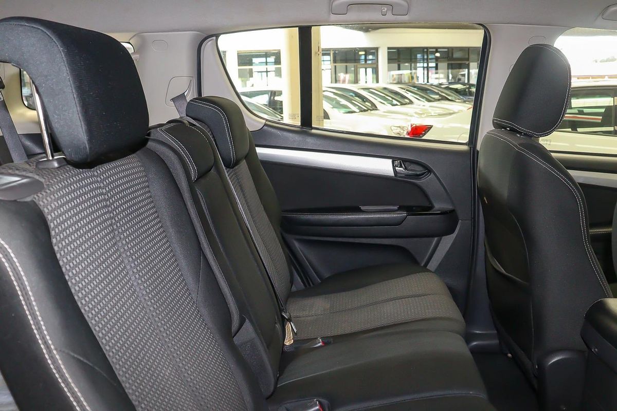 2017 Isuzu MU-X LS-M
