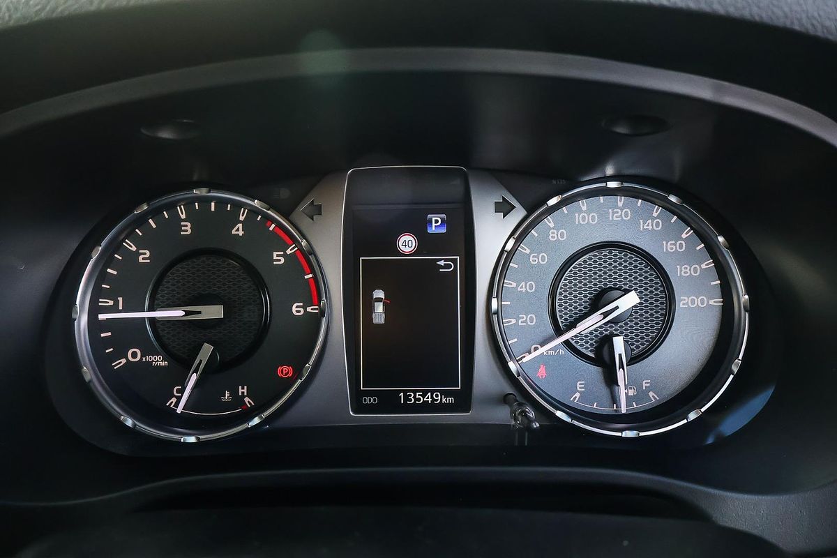 2024 Toyota Hilux SR GUN126R 4X4