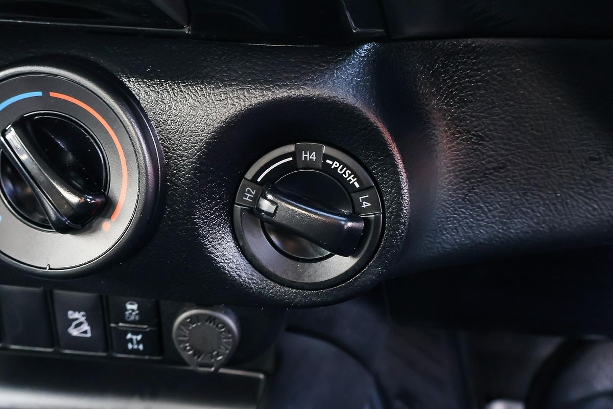 2024 Toyota Hilux SR GUN126R 4X4