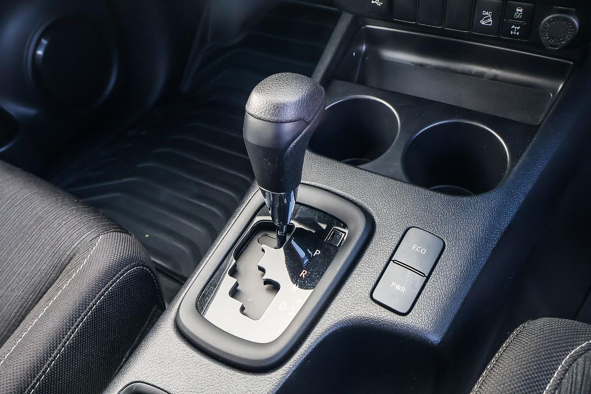 2024 Toyota Hilux SR GUN126R 4X4